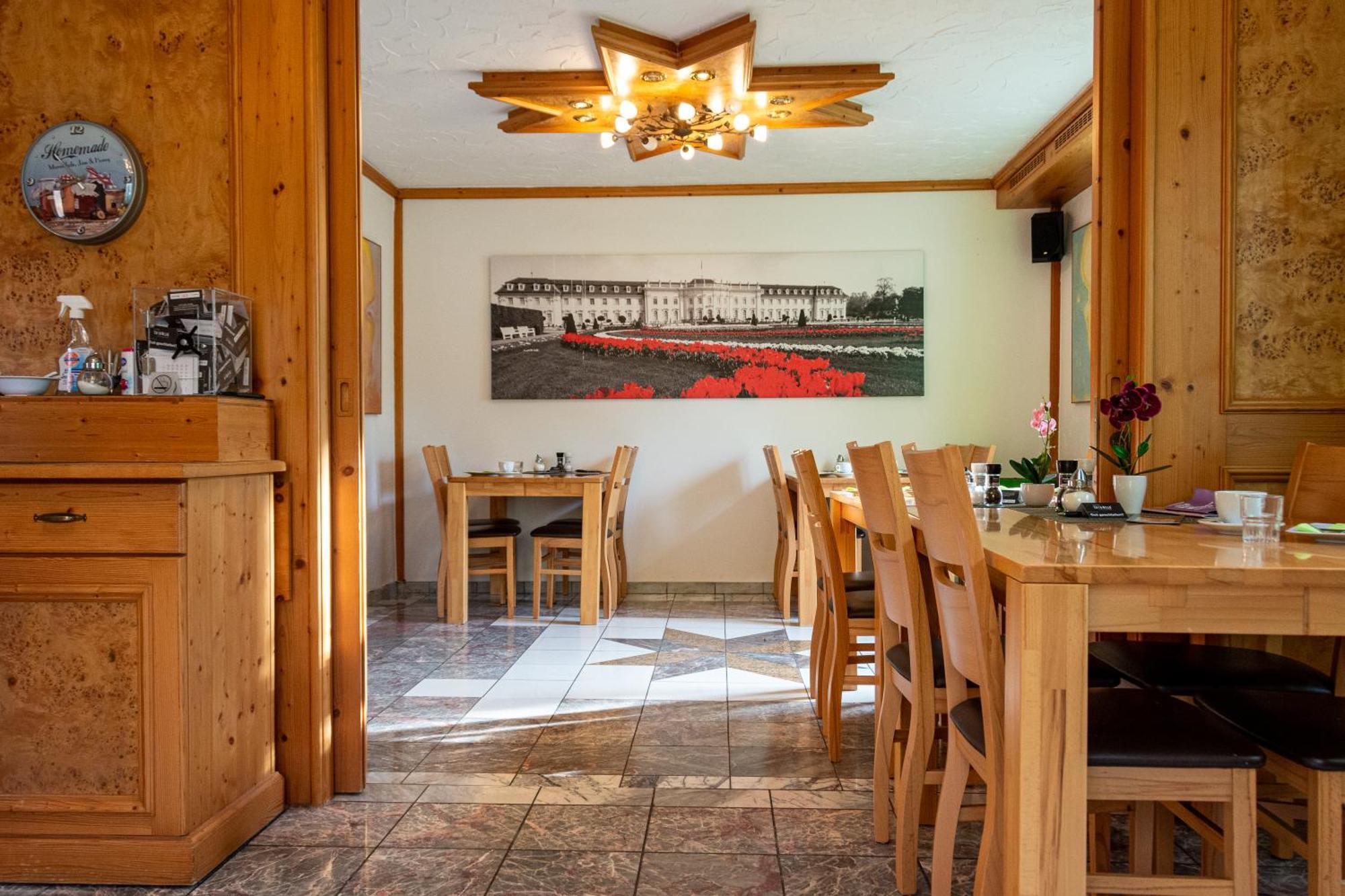 Hotel-Cocco-Bello In Der Villa Foret Λούντβιχσμπουργκ Εξωτερικό φωτογραφία