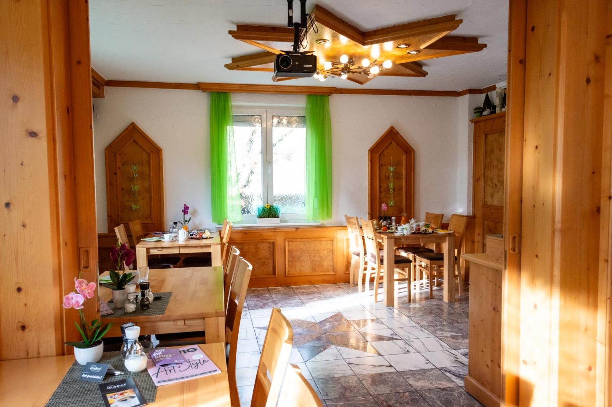 Hotel-Cocco-Bello In Der Villa Foret Λούντβιχσμπουργκ Εξωτερικό φωτογραφία